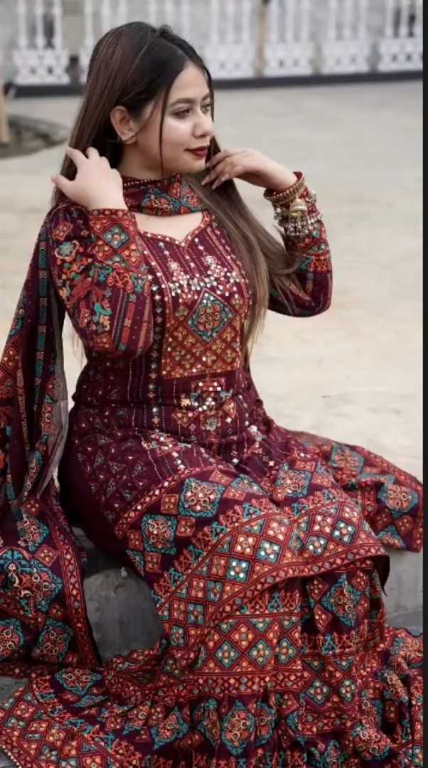 Stylish,Sarara,Three,Piece