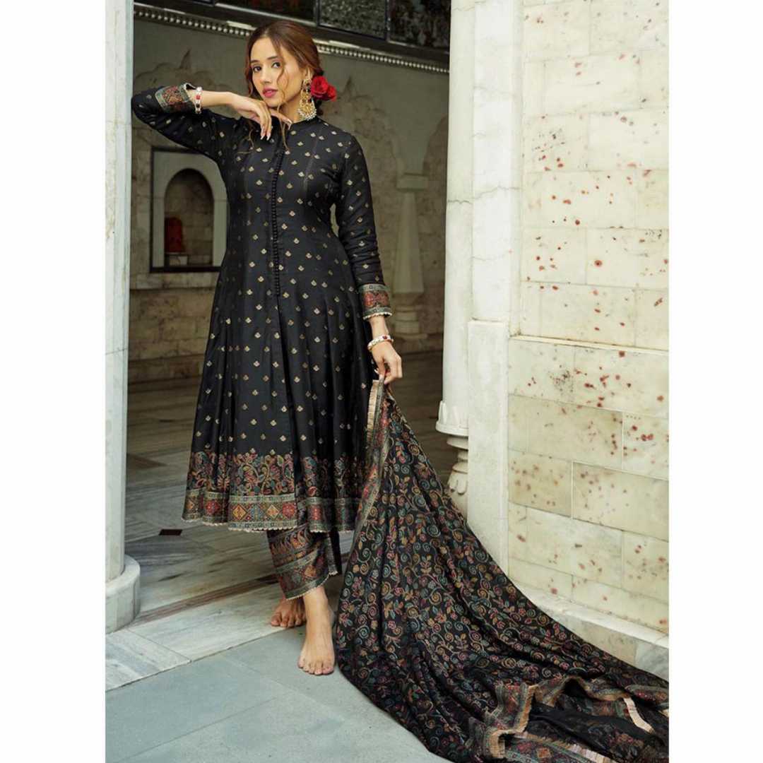 The,MakhMoor,Black,Slitted,Anarkali,Suit,Set