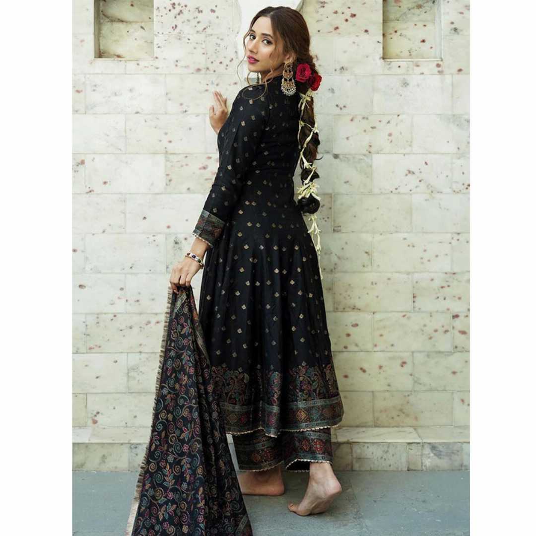 The,MakhMoor,Black,Slitted,Anarkali,Suit,Set