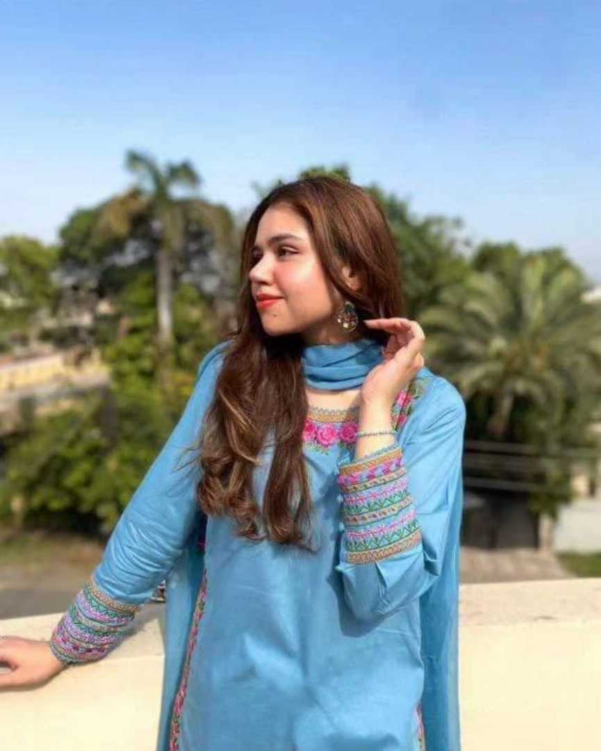 The,MakhMoor,Slitted,Anarkali,Suit,Set