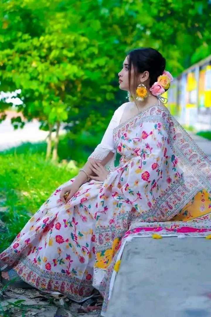 হাফ,সিল্ক,জামদানী,শাড়ী,সাথে,ব্লাউজ।